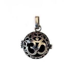Om Silver Plated Diffuser Locket‎ Pendant